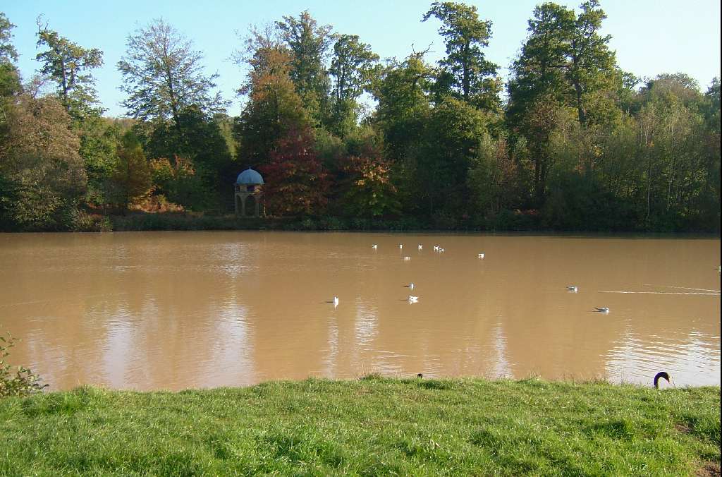 Benbow
Photo Phil dixon Oct. 2006
click to zoom in