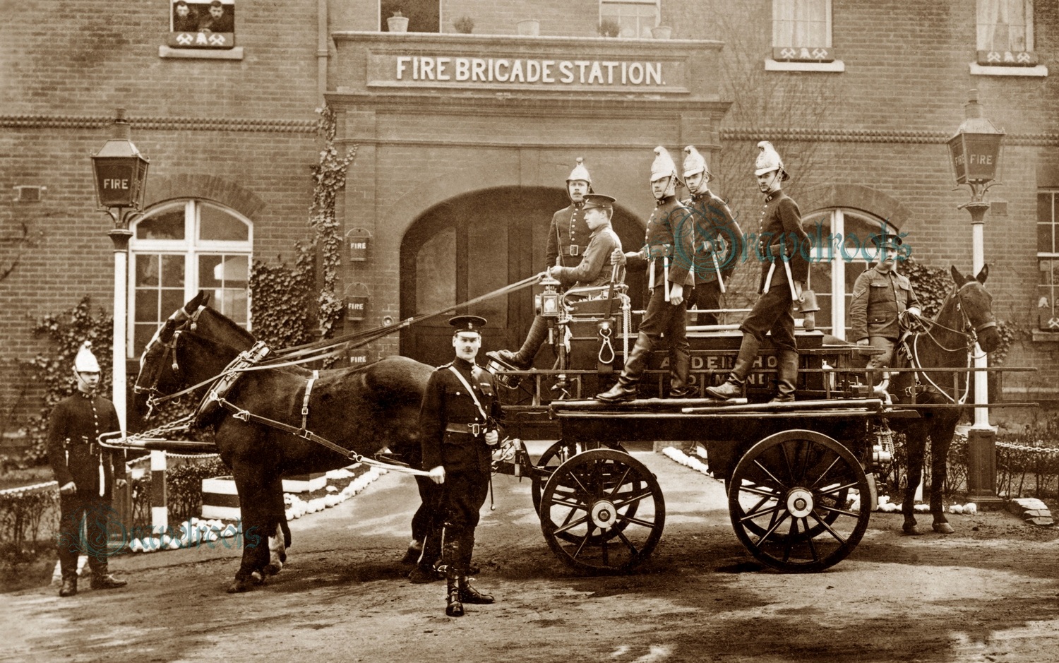 Old photos of Fire Service - click image to return