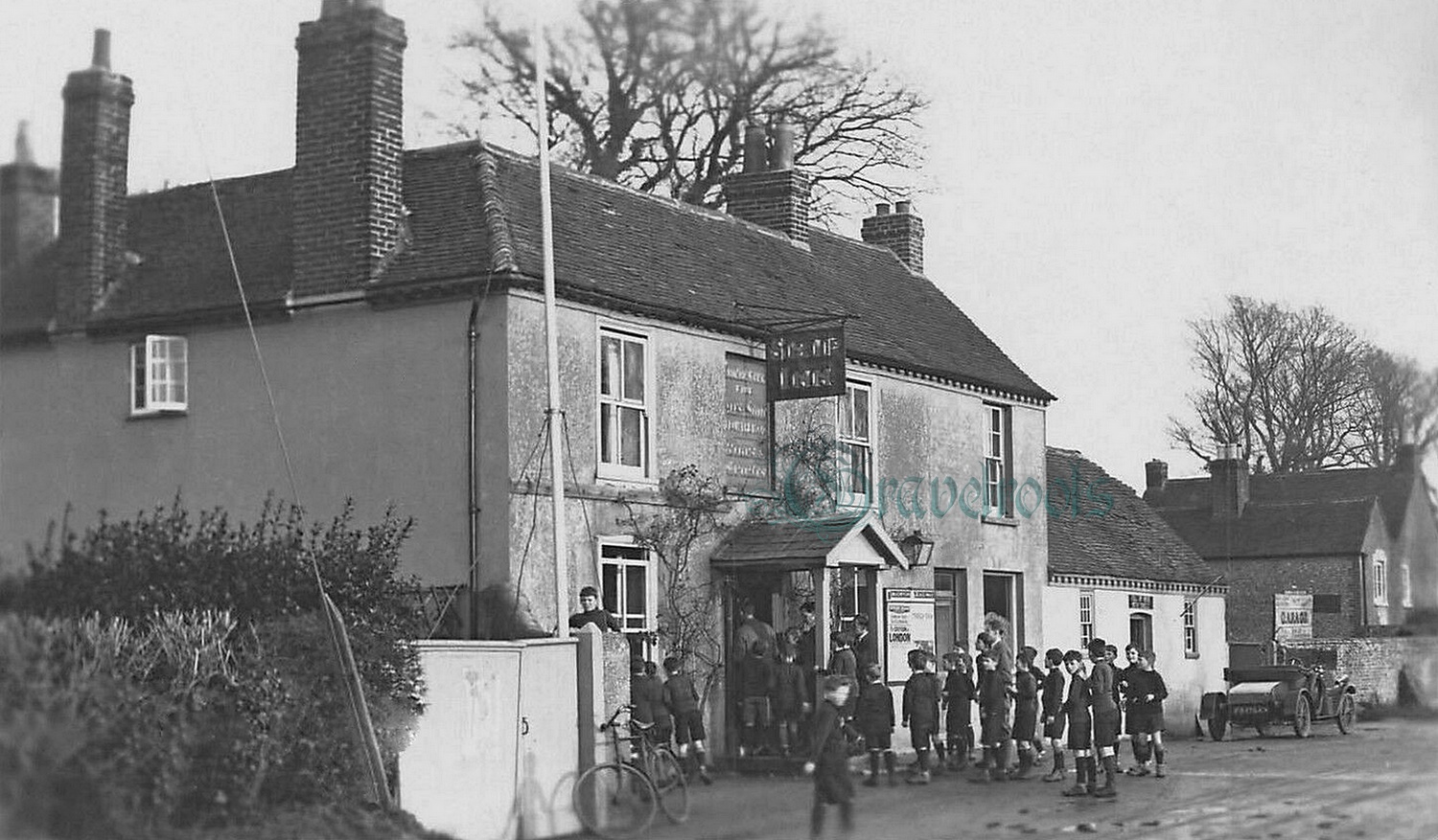  old photo of Ship Inn, Aldwick, Sussex - click image below to return