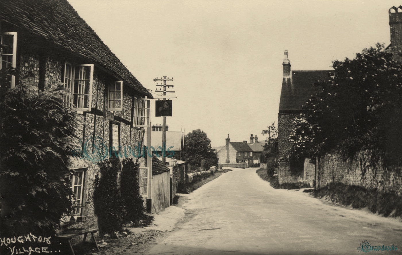 Old photos of George & Dragon Pub, Houghton, Nr Amberley - click image below to return