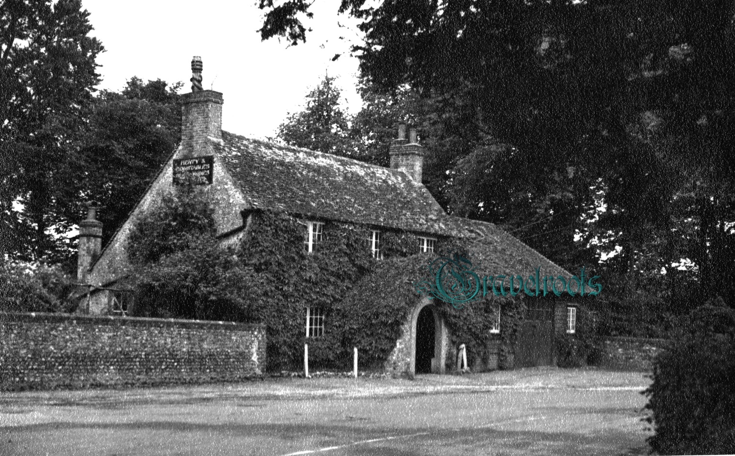 Old photos of The George Inn, Eartham, Sussex - click image below to return