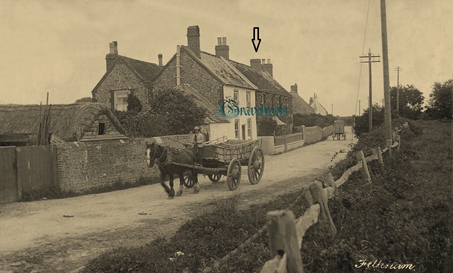  old photo of Main Road, Felpham, Sussex - click image below to return