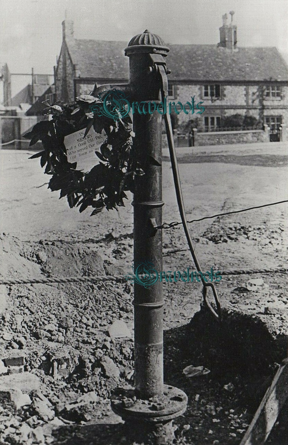  old photo of Littlehampton Town Water Pump, Sussex - click image below to return