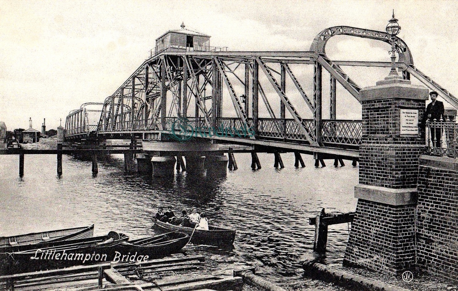 old photo of Littlehampton Bridge, Sussex - click image below to return