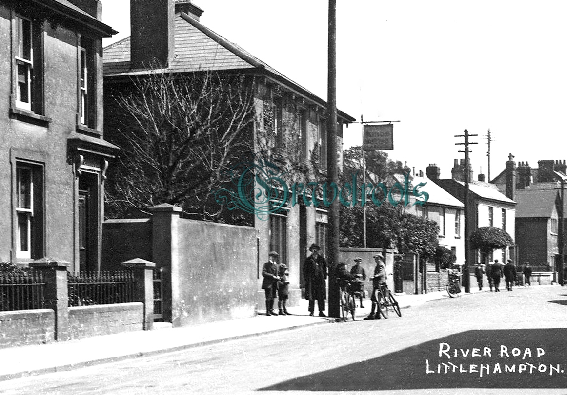old photo of Kings Arms Pub, River Road, Littlehampton, Sussex - click image to return