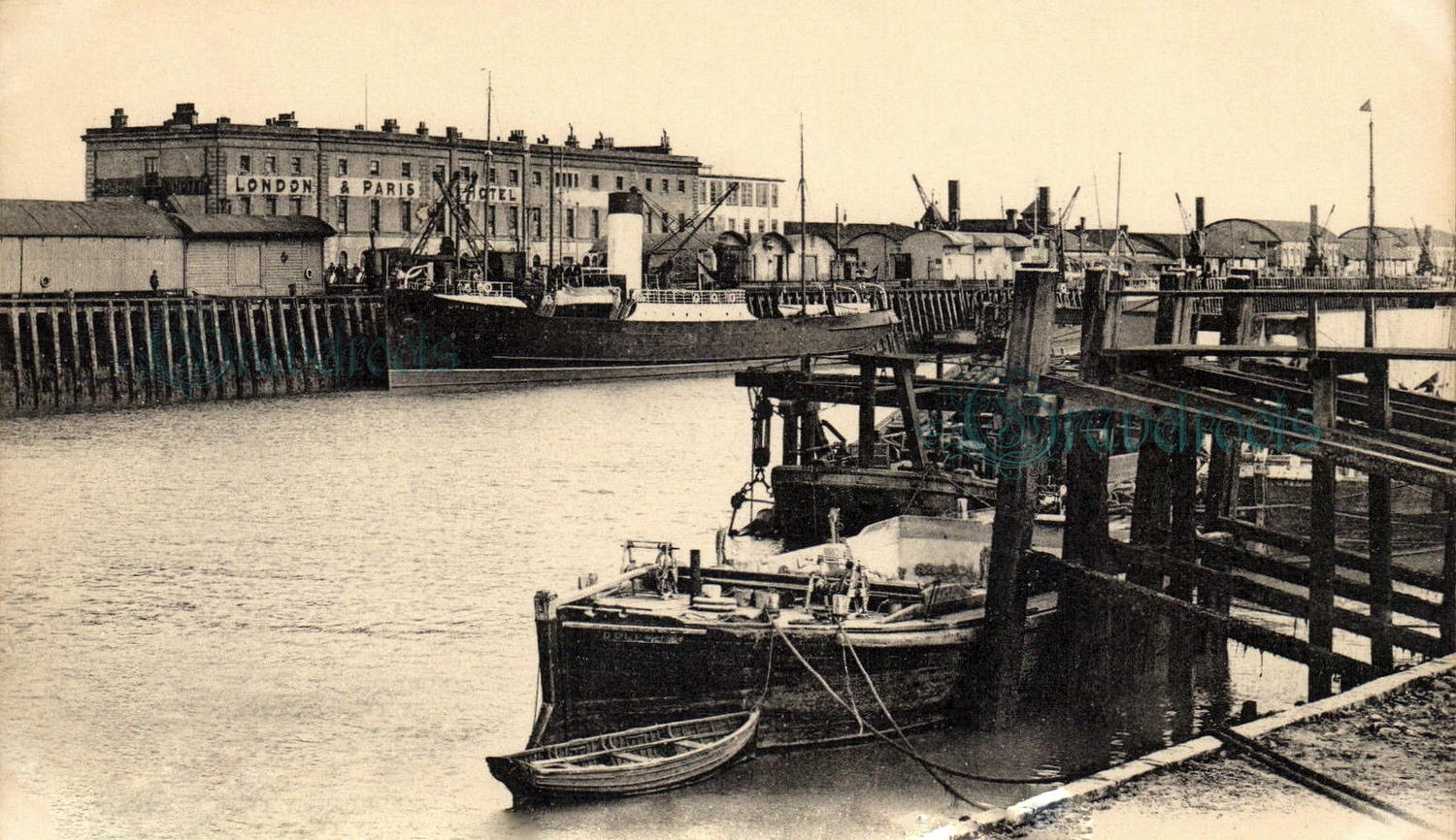  old photo of Harbour showing London & Paris Hotel, Newhaven, Sussex - click image to return
