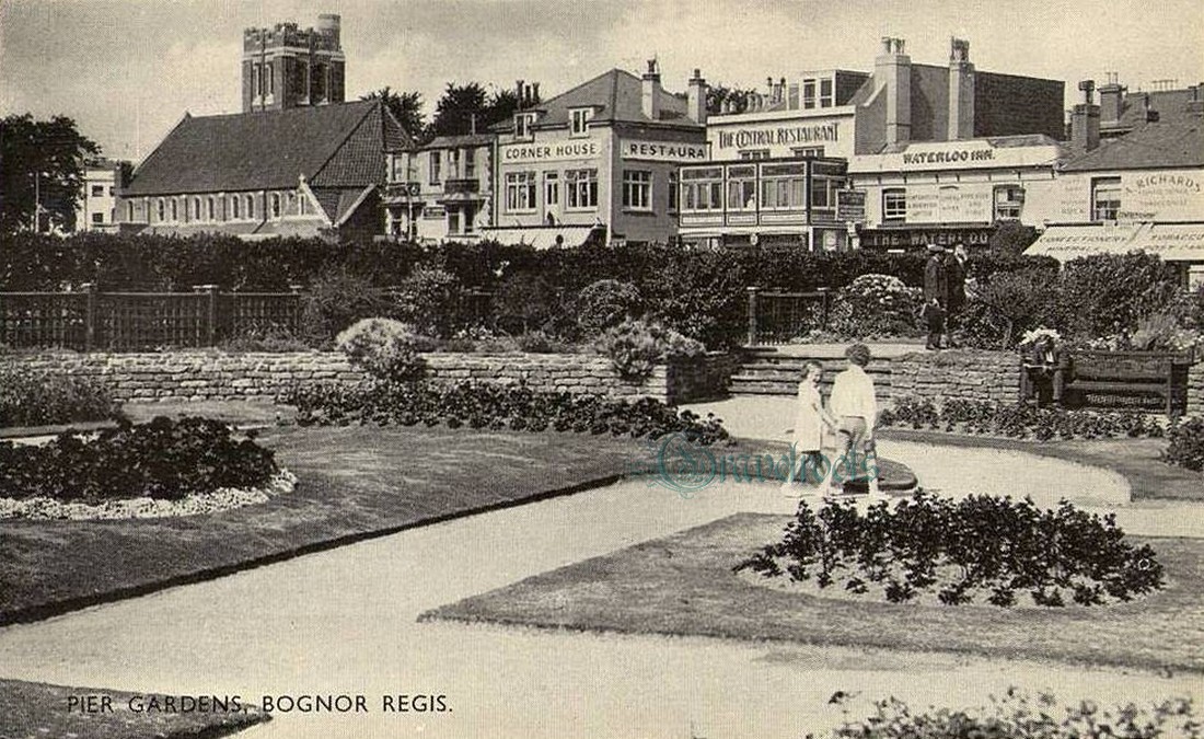 Old photo of Waterloo Square, Bognor Regis, Sussex - see image below