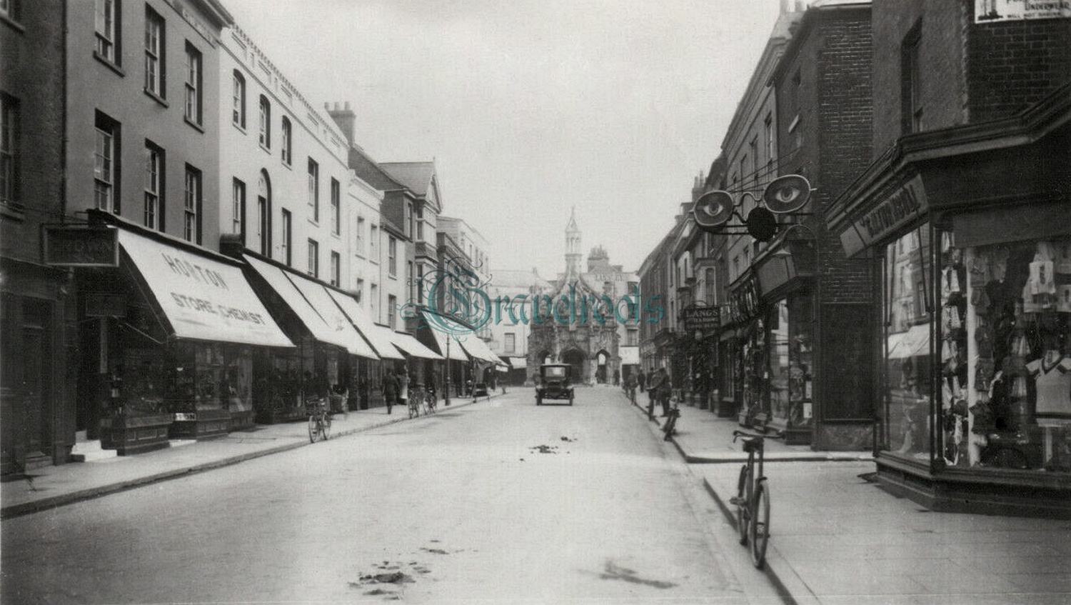 old photo of South Street, Chichester, Sussex - click image to return