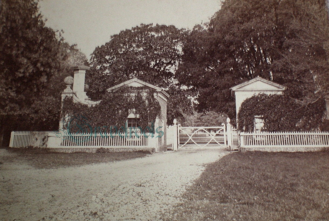 Old photos of The Valdoe Lodge, Goodwood, Sussex - click to return