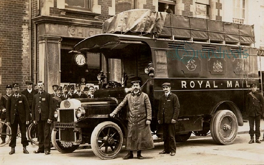  old photo of Post office, South Street, Chichester, Sussex - click image to return