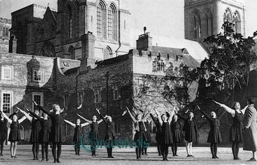 Evacuees at Bishops Palace, Chichester