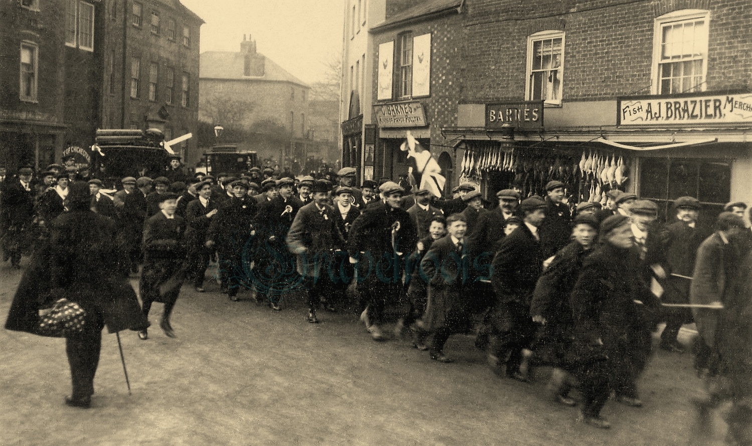  old photo of Eastgate, Chichester, Sussex - click image to return