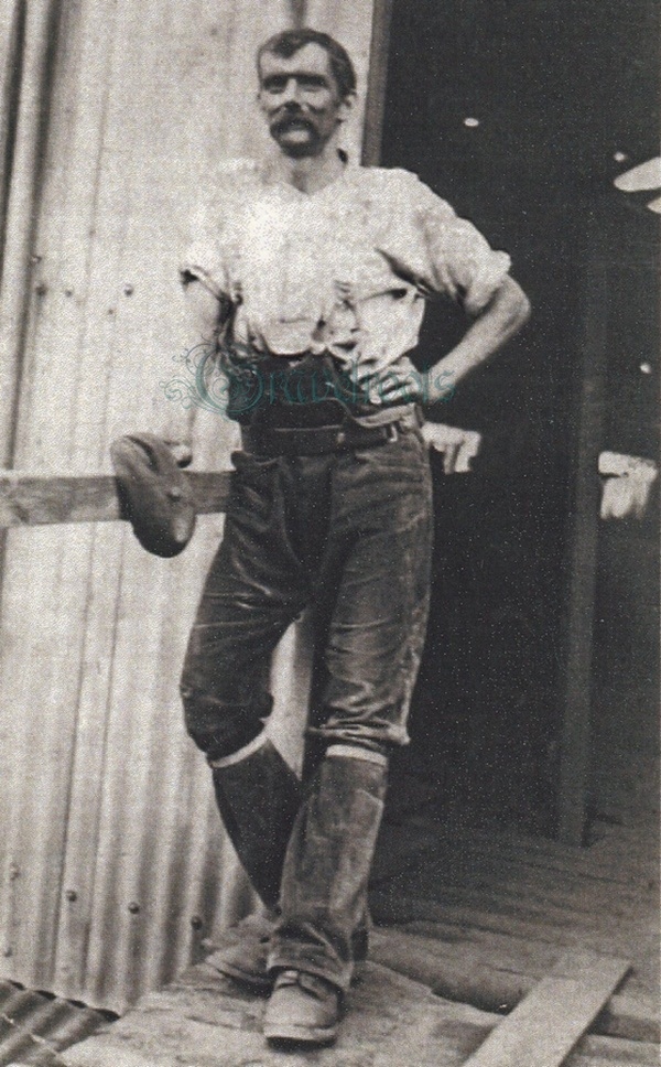  old photo of Walter Peabody, Hammer Brickworks, Lynchmere - click image to return