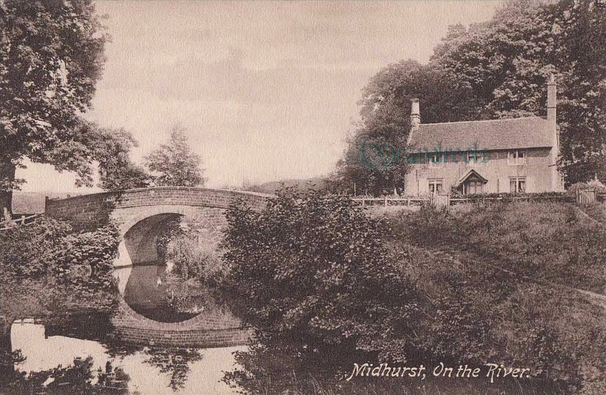 Wharf Cottage, Midhurst, Sussex - click to return