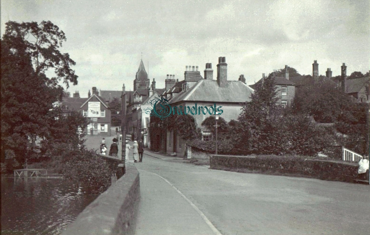 South Pond Bridge, Midhurst c.1905 - click image to return to album