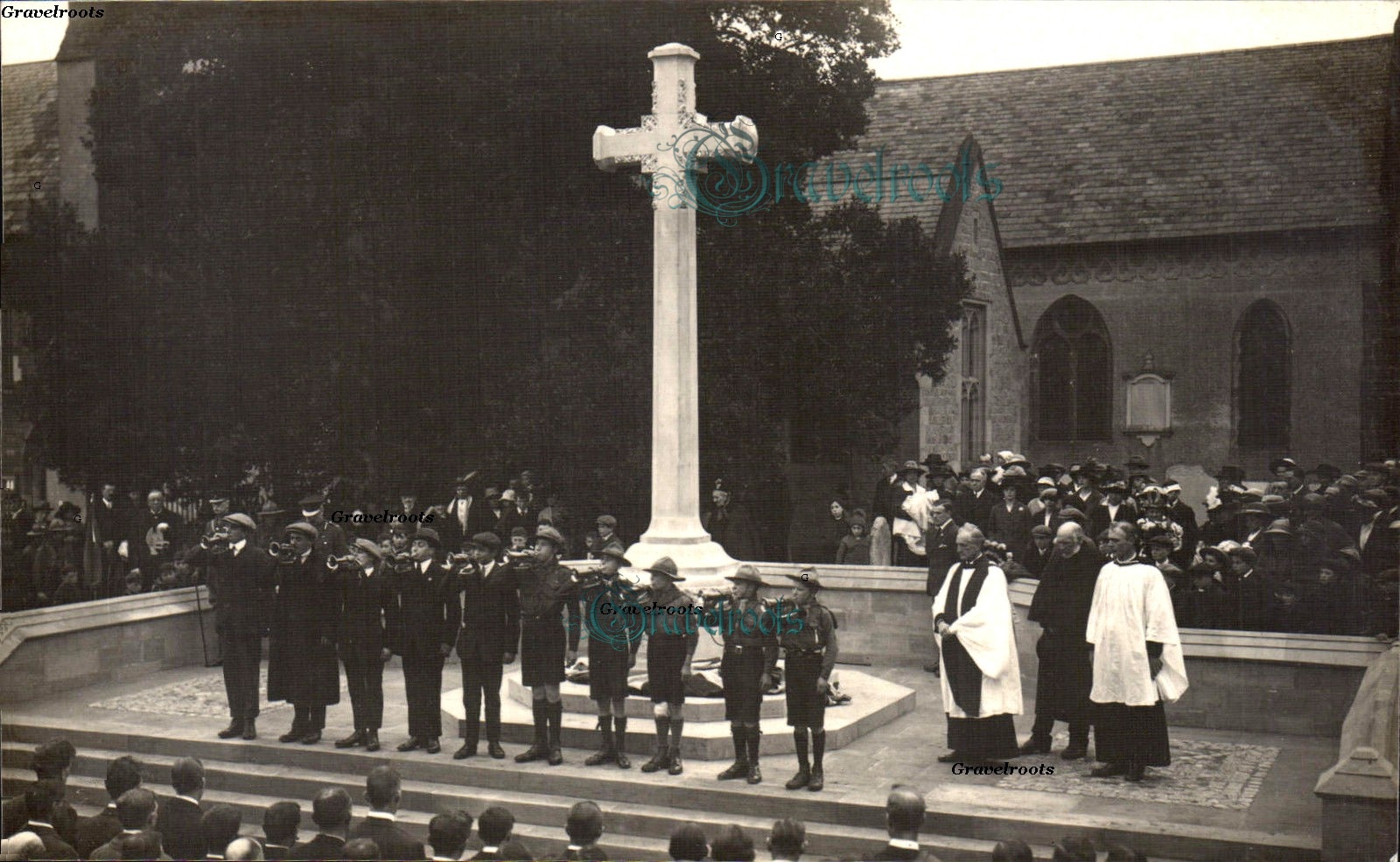 Old photos of War Memorial, Petworth - click to return