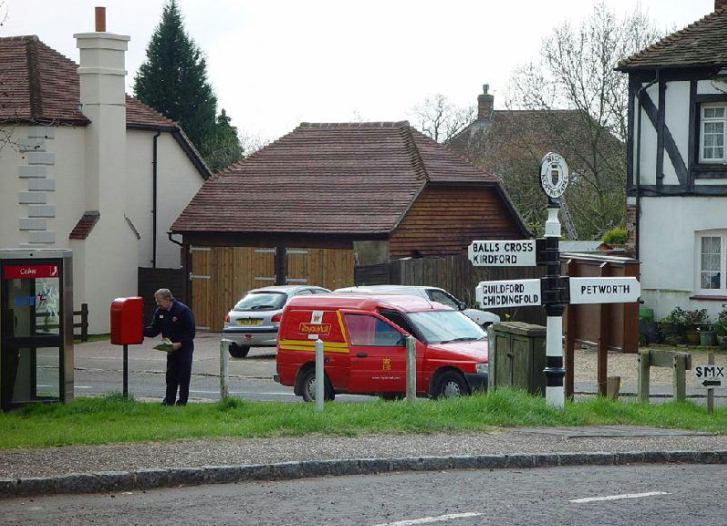 Pipers Lane from A283
Deepwell Inn, partly shown immediate right