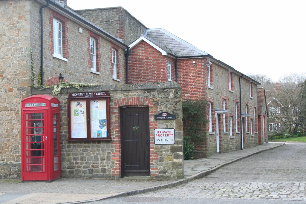   photos of Midhurst, Sussex - click image to return